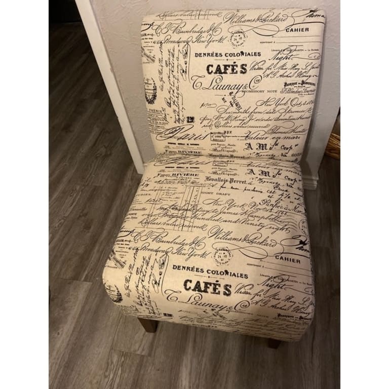 Quiet Moments™ Bonner Script Accent Chair